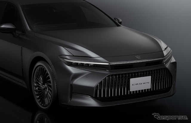 トヨタ クラウン Z “THE LIMITED-MATTE METAL”