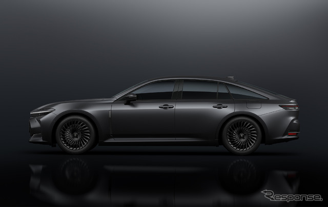 トヨタ クラウン Z “THE LIMITED-MATTE METAL”