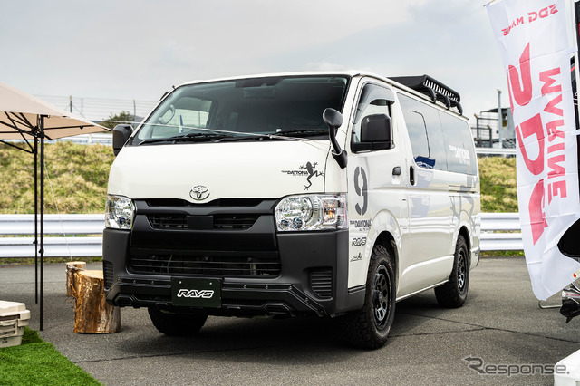TOYOTA ハイエース × チームデイトナ D9/M9+