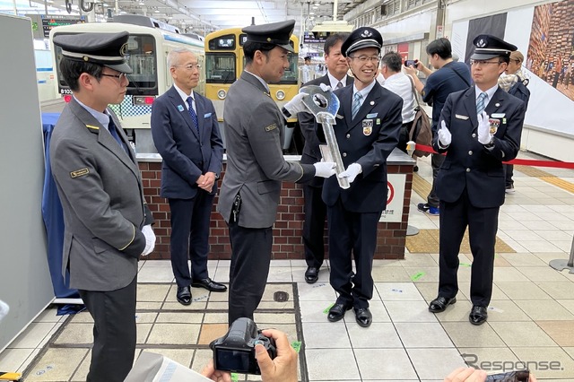 「サステナ車両」引継ぎ式