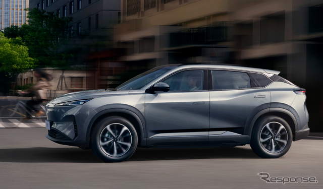 フランス車の走行感覚を実現するという「示界06」