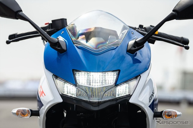 スズキ ジクサーSF250