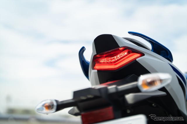 スズキ ジクサーSF250