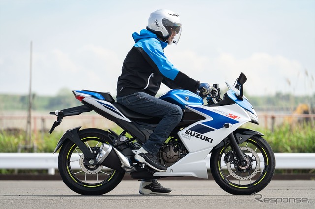 スズキ ジクサーSF250