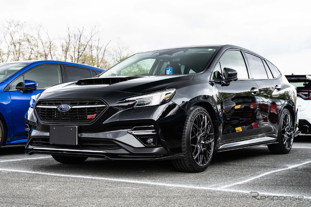 SUBARU レヴォーグ × レイズ ベルサス VV25M