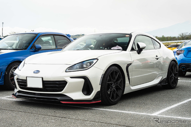 TOYOTA 86 × レイズ ベルサス VV21S