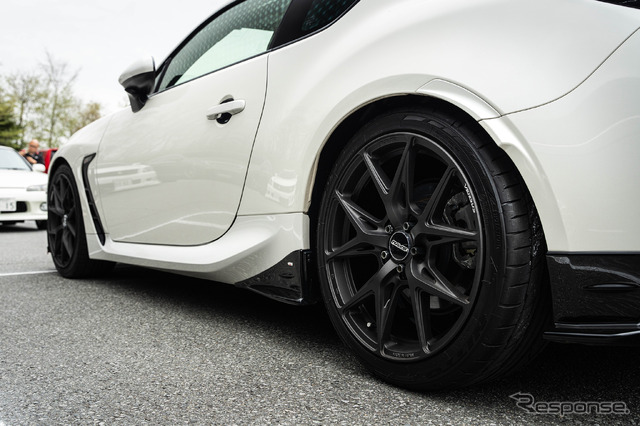 TOYOTA 86 × レイズ ベルサス VV21S