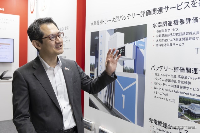 ヘル氏と共に説明してくれた、グローバル・戦略アカウント本部 TIC Industrial営業部の神田晃典氏