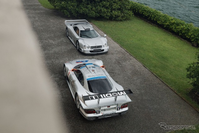 メルセデスベンツ『CLK GTR』(手前)と『CLK GTRクーペ』