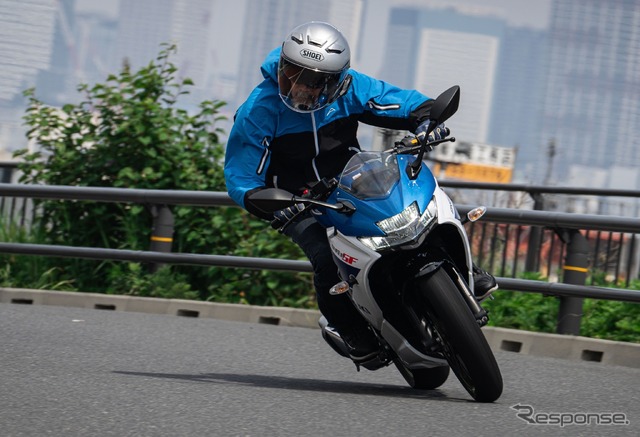 スズキ ジクサーSF250