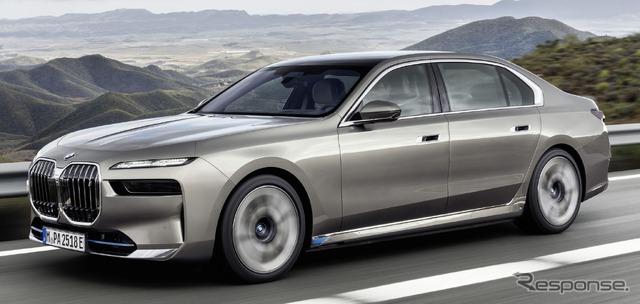 BMW i7