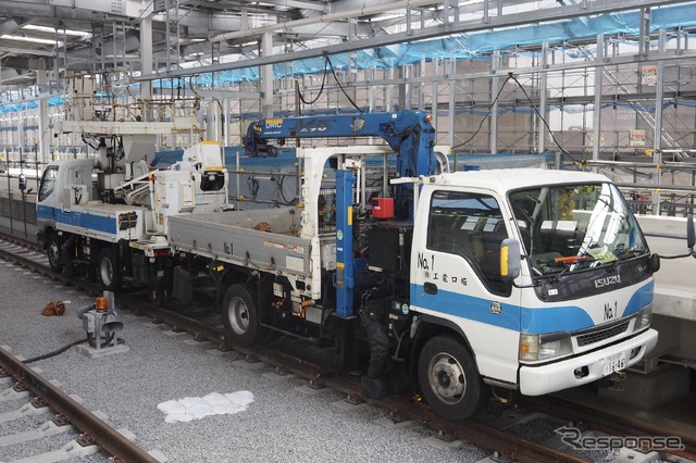 東村山駅付近連続立体交差事業施設見学会に展示された軌陸車(6月1日)
