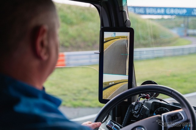 メルセデスベンツの新型電動トラック『eActros 600』が124.7kmをバック走行しギネス世界新記録達成