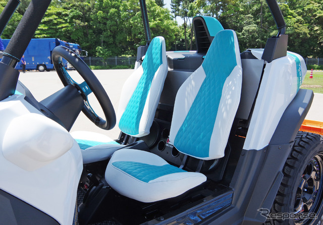 ヤマハの小型電動モビリティ「DIAPASON C580」従来モデルのシート