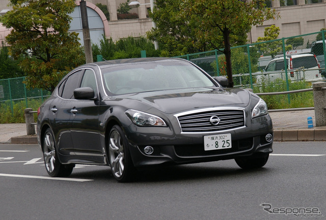 日産フーガ