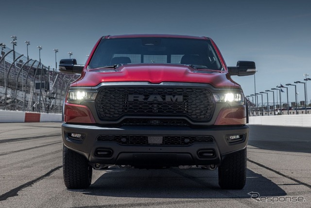 5.7リットルV8「HEMI」エンジンを搭載するラム1500 レベル
