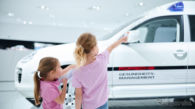 ポルシェ博物館の緊急車両をテーマにした無料の子供向け夏季プログラム「Porsche 4Kids」