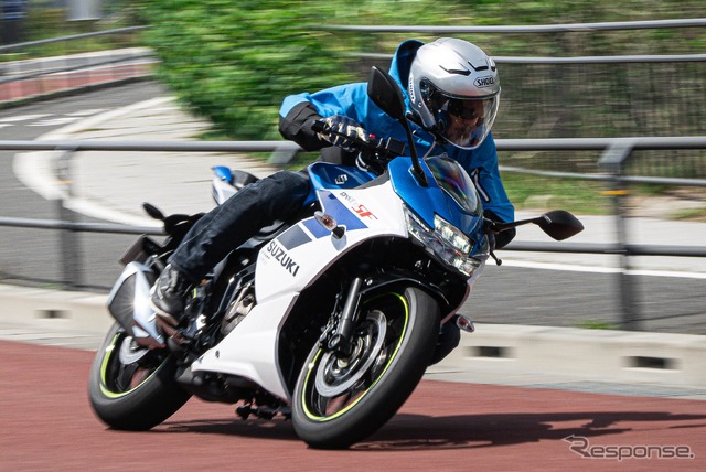 スズキ ジクサーSF250