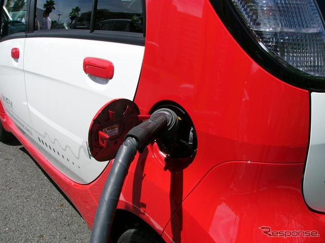 【三菱 i-MiEV 試乗】200kg増が信じられない…松下宏
