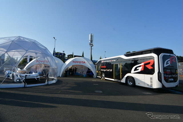 ルマン24時間レース「H2ビレッジ」でのトヨタの展示