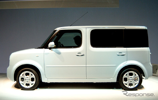日産『キューブ』、5月に3列シート7人乗を追加?