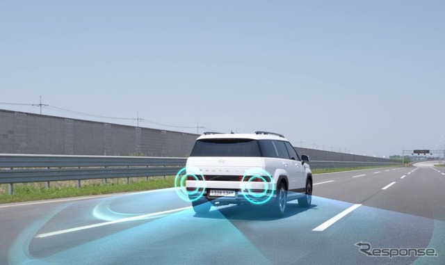 高速道路でスマートクルーズコントロール機能を使用中に作動
