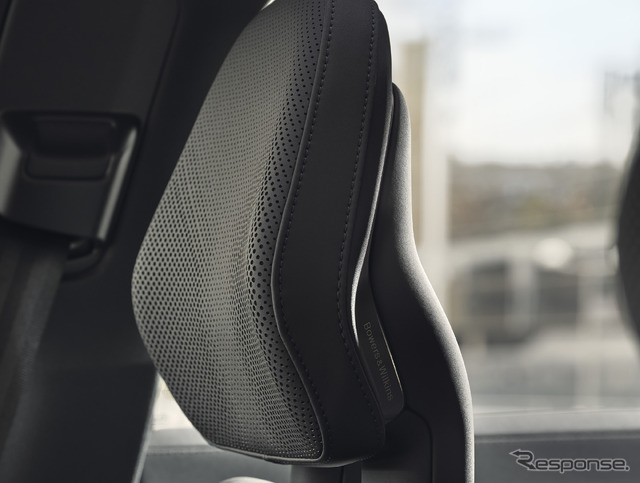 ポールスター3のBowers & Wilkins オーディオシステム