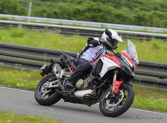 アステモの先進二輪技術が搭載されたドゥカティの『ムルティストラーダV4S』