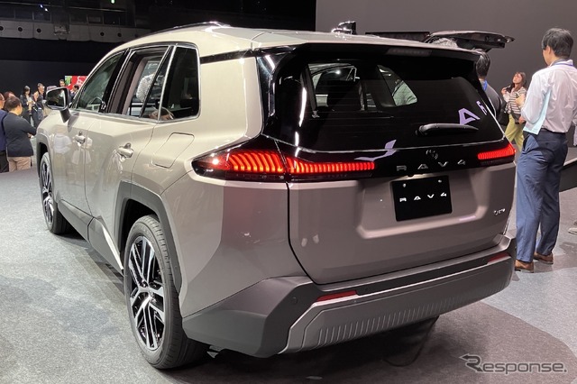 トヨタ RAV4 新型:CORE