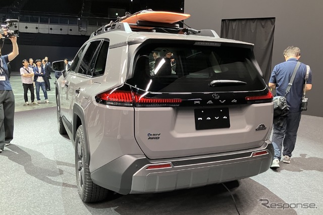 トヨタ RAV4 新型:Adventure