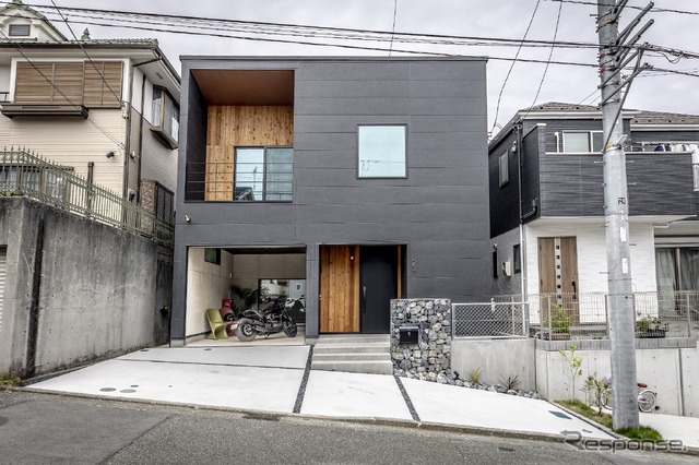 バイク専用ガレージ付き住宅「THE ROCKS」
