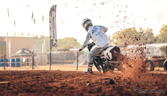 ロイヤルエンフィールドの新型フラットトラック専用バイク「FT450」