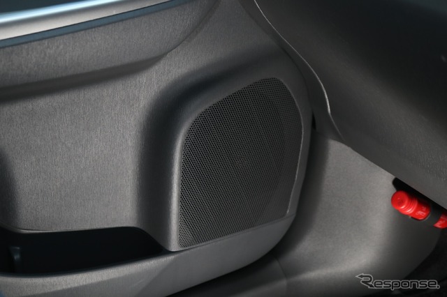 フロントスピーカーはユーザー時代にレジェーラで取り付けたモレルのマキシモ ウルトラ602。