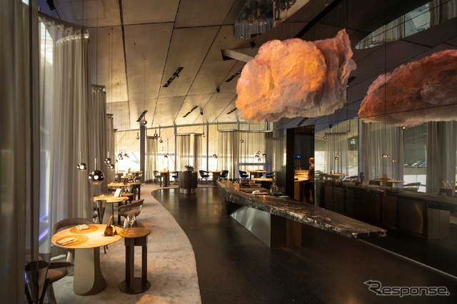 自動車博物館「BMW Welt」の新しい高級レストラン「THE CLOUD by Kafer」