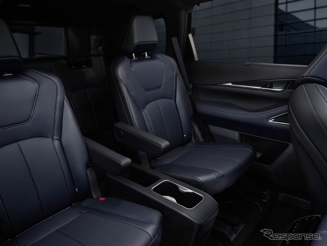 インフィニティ QX60 改良新型の「SPORT」