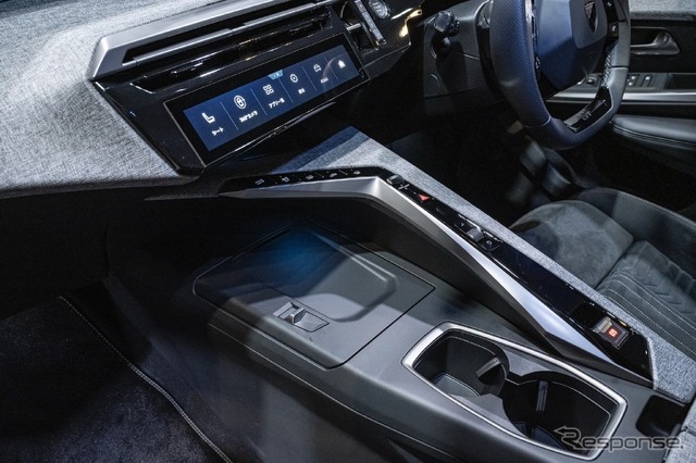 プジョー3008GT ハイブリッド