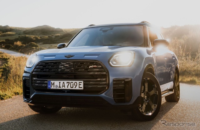 MINI カントリーマンの限定車「スレート・ブルー」