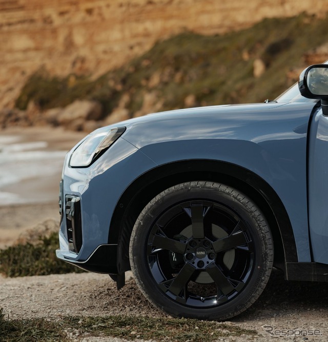 MINI カントリーマンの限定車「スレート・ブルー」