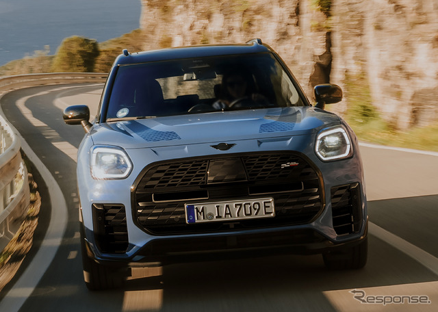 MINI カントリーマンの限定車「スレート・ブルー」