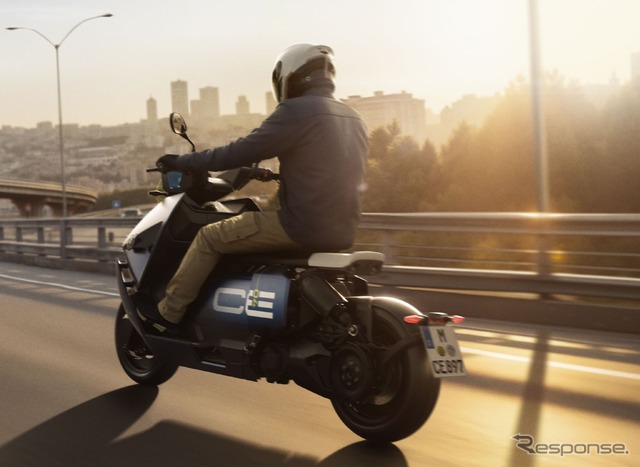 BMWモトラッドの電動スクーター『CE 04』