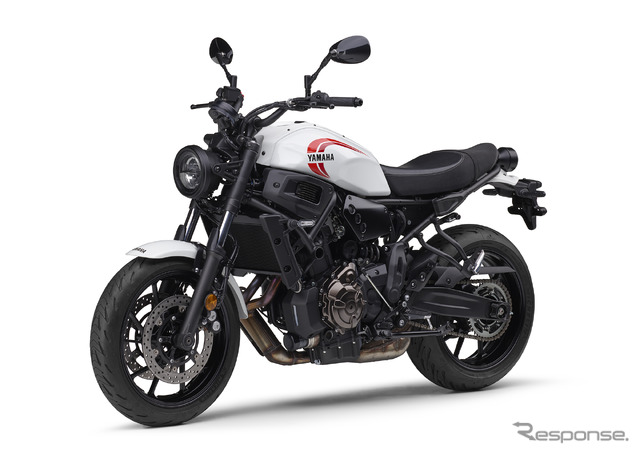 ヤマハ XSR700 ABS(ディープパープリッシュブルーメタリックC)
