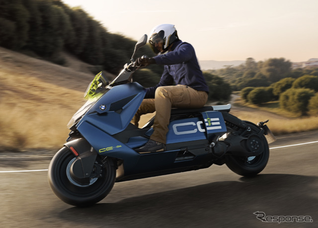 BMWモトラッドの電動スクーター『CE 04』