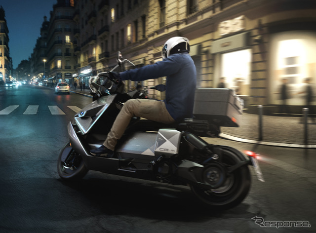 BMWモトラッドの電動スクーター『CE 04』