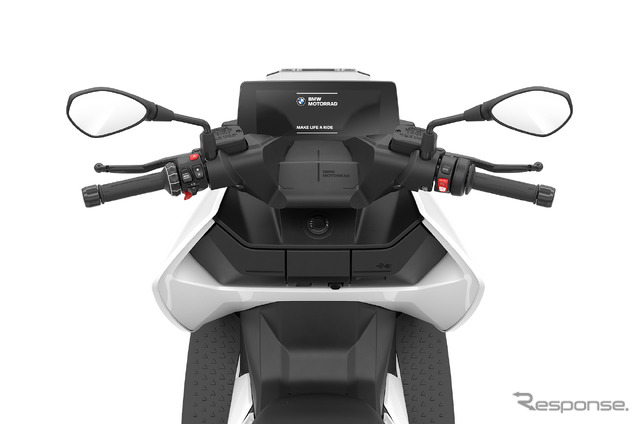 BMWモトラッドの電動スクーター『CE 04』