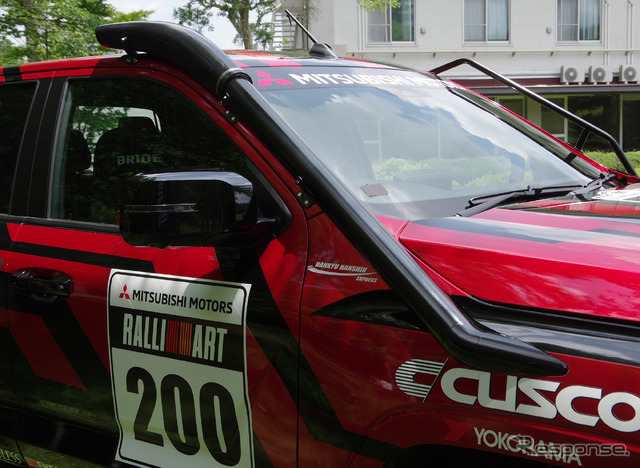 AXCR2025に参戦する三菱トライトンのデモカー