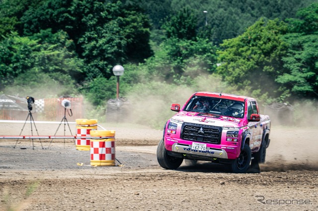 XC-2クラス4位の「圭ラリープロジェクト with MMC TOYO TIRES」チーム