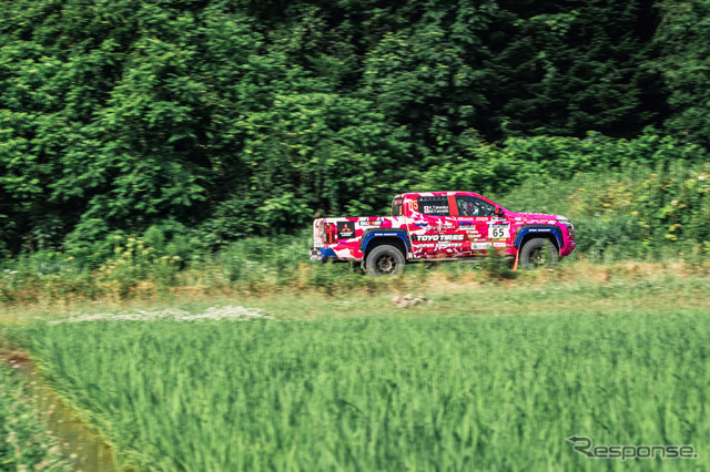 XC-2クラス4位の「圭ラリープロジェクト with MMC TOYO TIRES」チーム