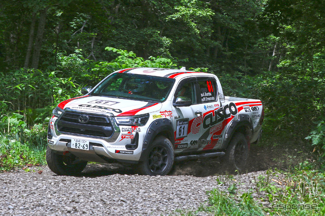XCRスプリントカップ北海道第3戦 ARK ラリー・カムイ XC-2クラス優勝の番場彬選手/梅本まどか選手組 トヨタ『ハイラックス』