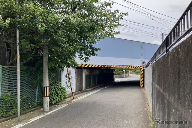 横浜市保土ヶ谷区、相鉄線・西横浜~天王町、今井川架道橋:制限2.0m