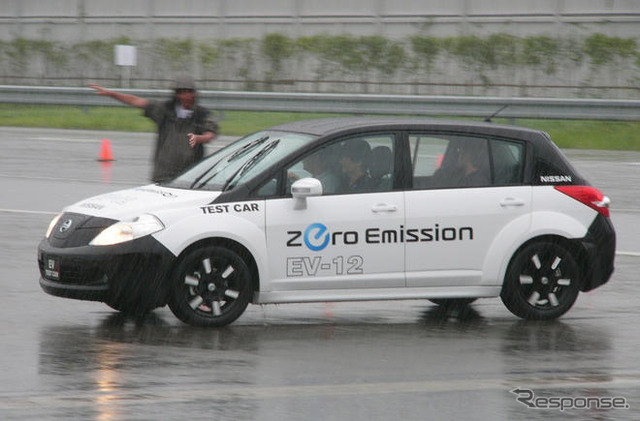 【日産 EVプロトタイプ 試乗】好バランスは専用プラットホームの恩恵…松下宏